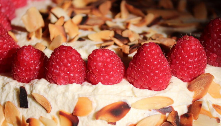 National Raspberry Cake Day - July 31