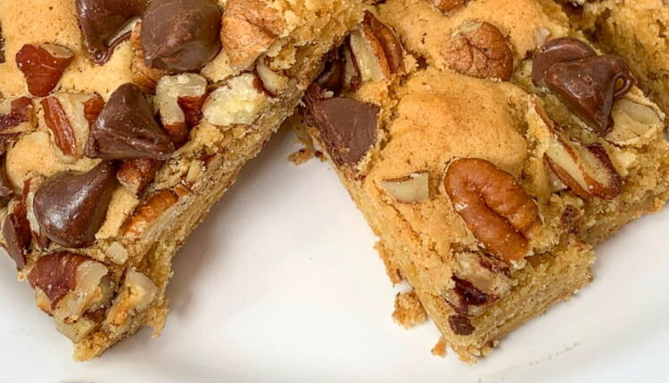 National Blonde Brownie Day - January 22